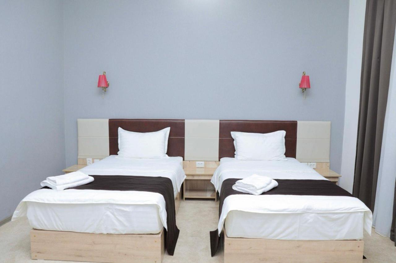 Karavan Street Hotel Tashkent Bagian luar foto