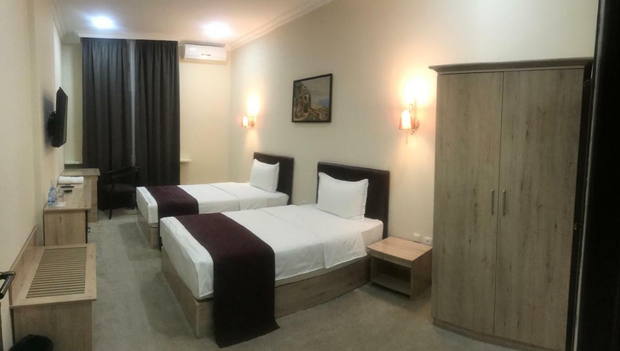 Karavan Street Hotel Tashkent Bagian luar foto